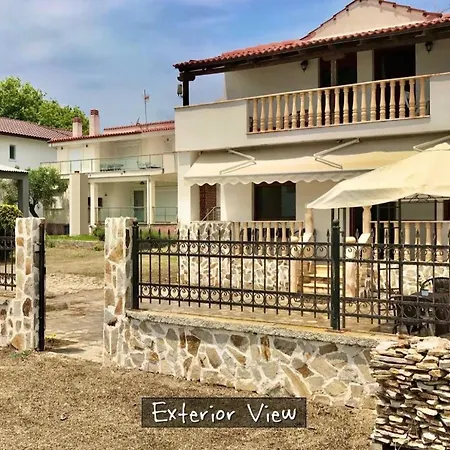 펜션 Fenia House On The Beach