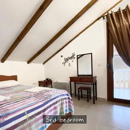 펜션 Fenia House On The Beach *