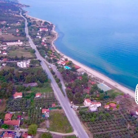 펜션 Fenia House On The Beach
